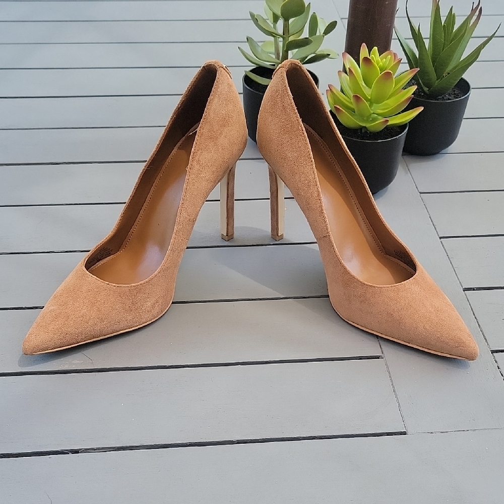 Guess Tan Suede Pumps